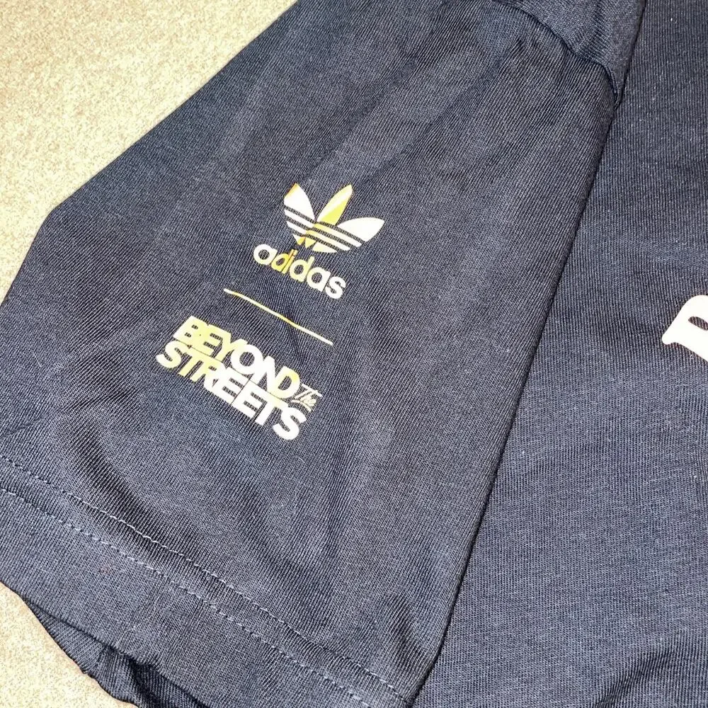 Adidas mens Beyond The Streets Pizza Tshirt GV2578 small